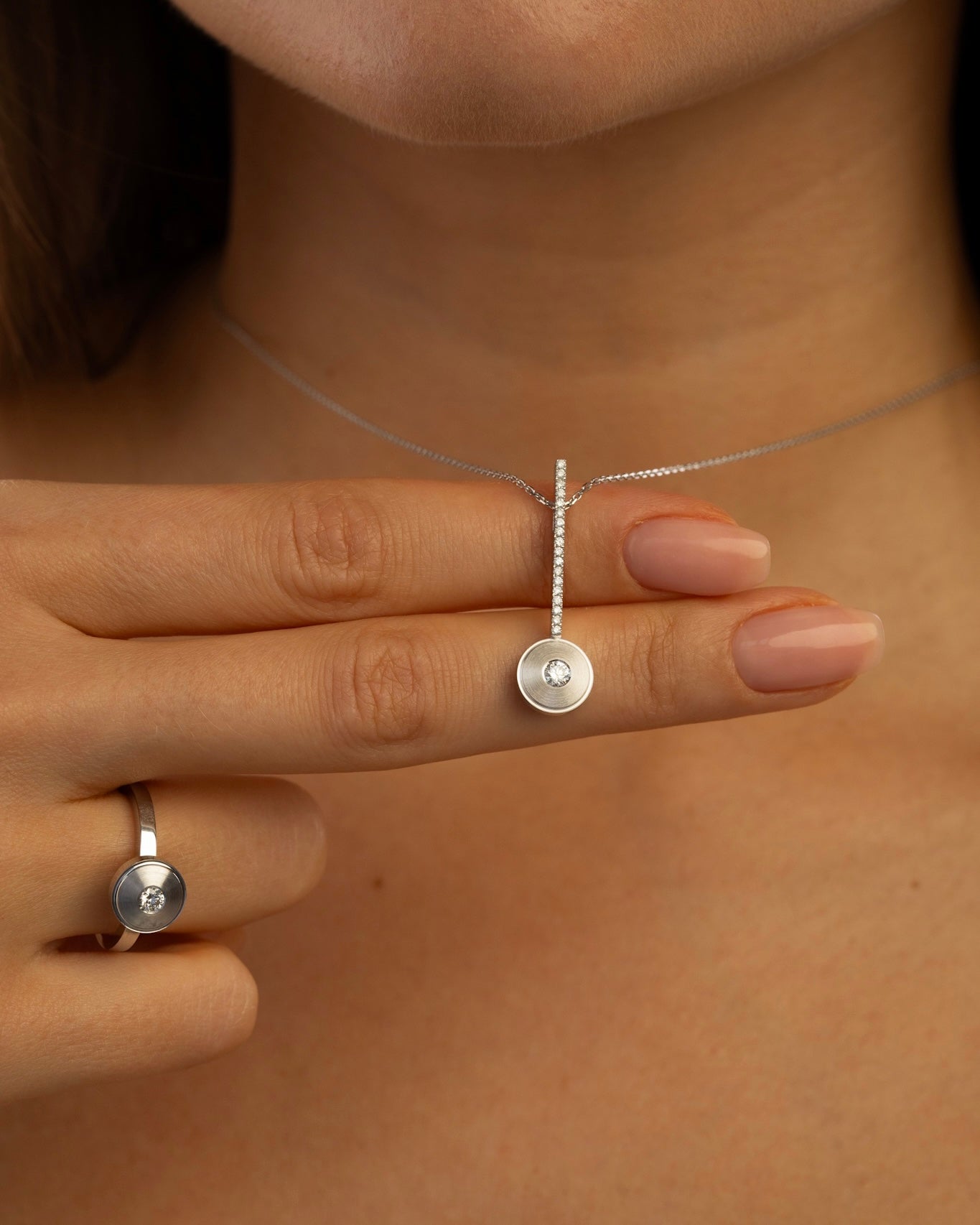 pakabukas su deimantu