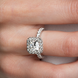 ziedas su kvadratiniu deimantu