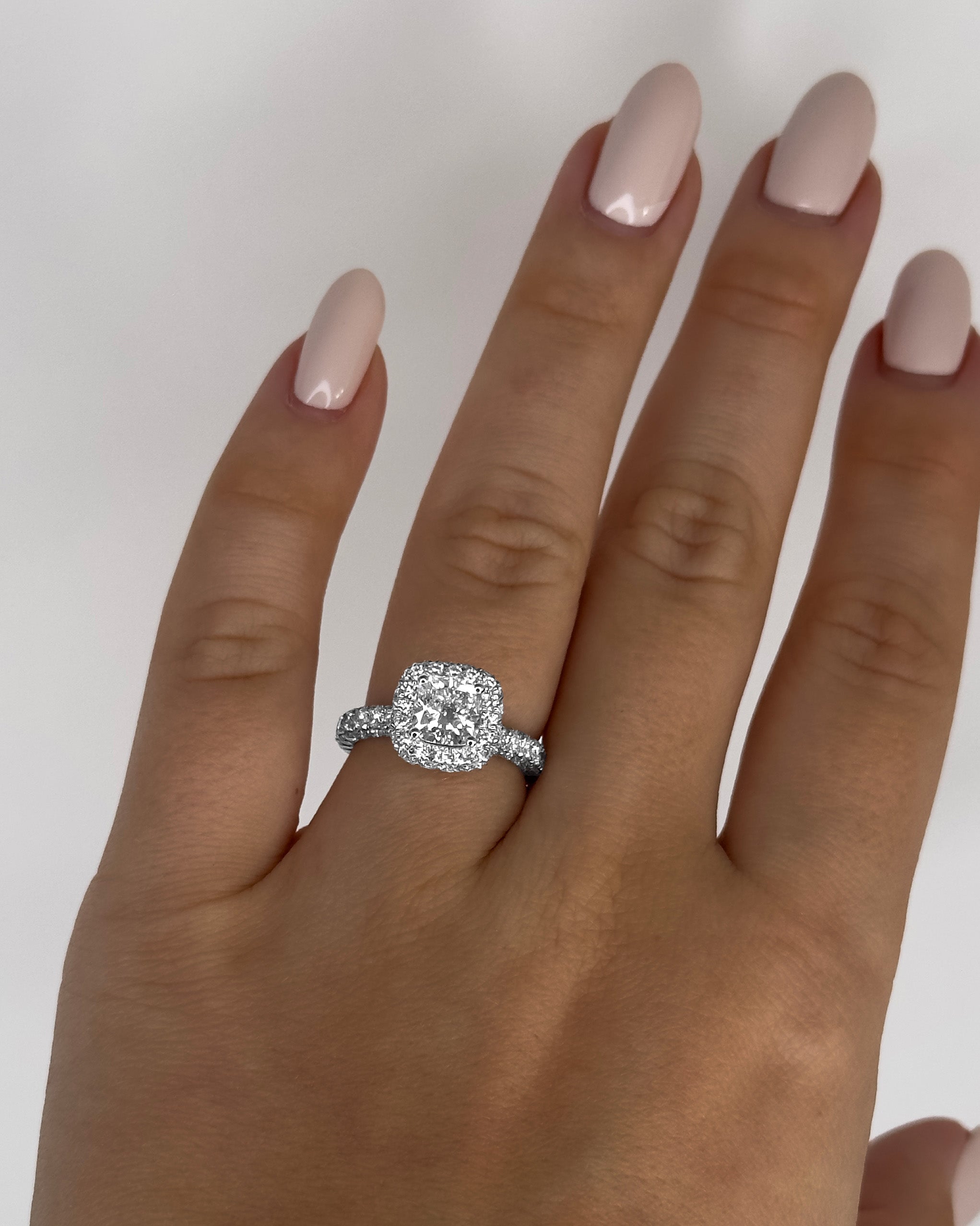 halo stiliaus ziedas