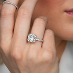 ziedas su kvadratiniu deimantu